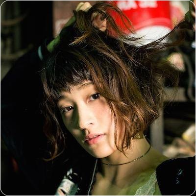 コムアイ