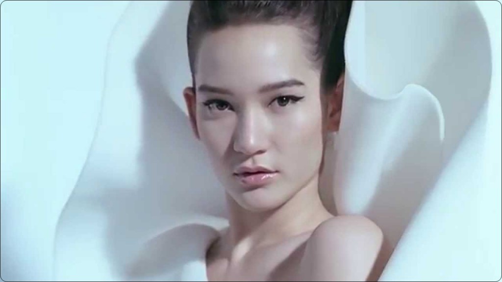松岡モナ