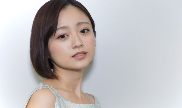 YumiAdachi01