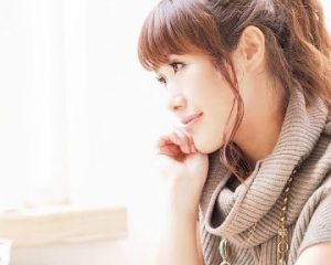 星谷美友、契約違反