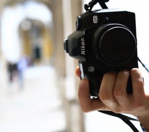 nikon-515883_640
